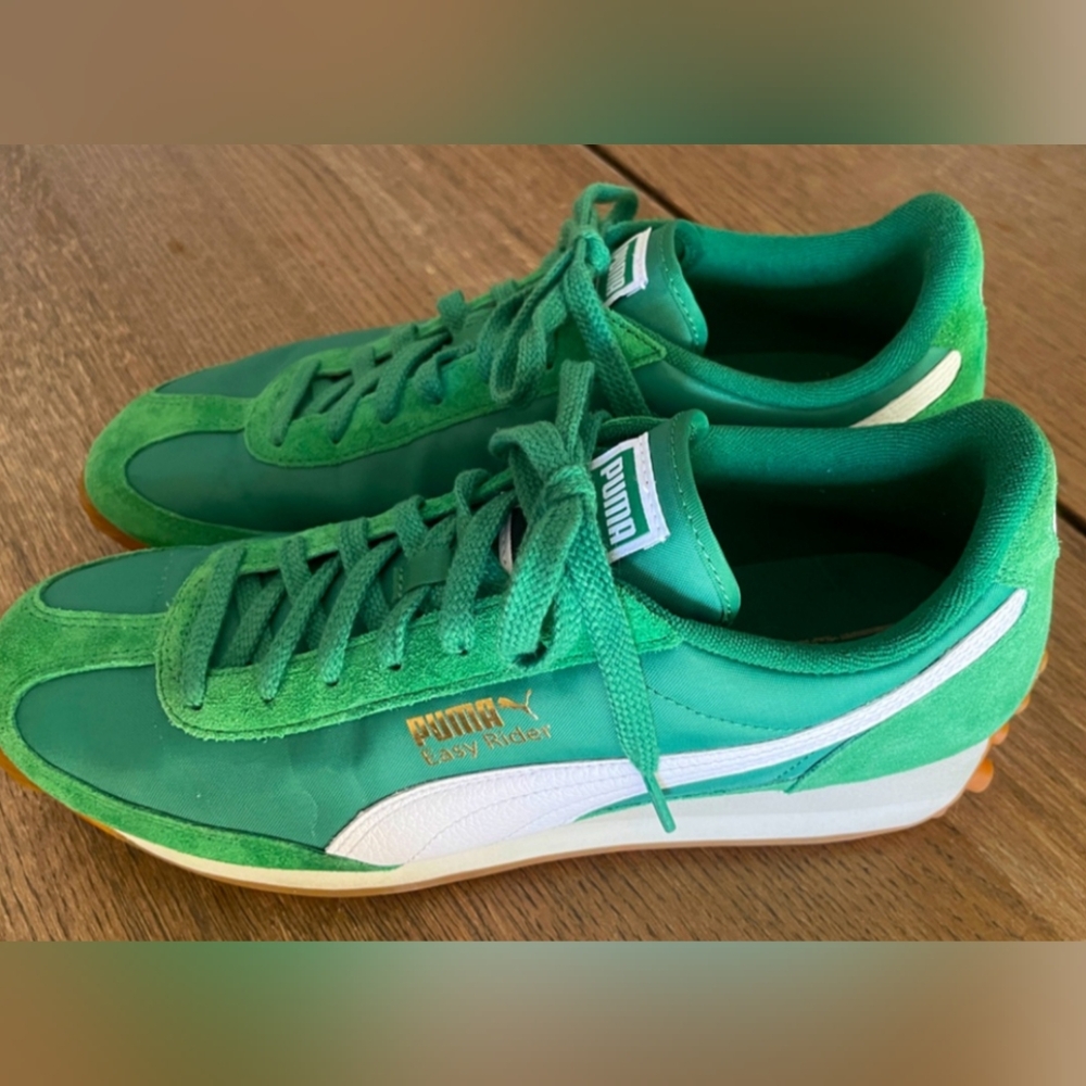 Green Suede Puma Sneakers - Picture 2 of 7